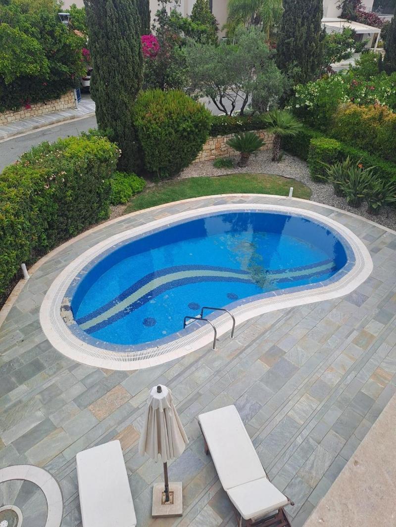 Amorosa Villas Polis ภายนอก รูปภาพ