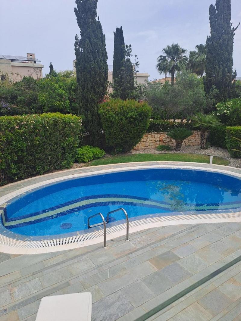 Amorosa Villas Polis ภายนอก รูปภาพ