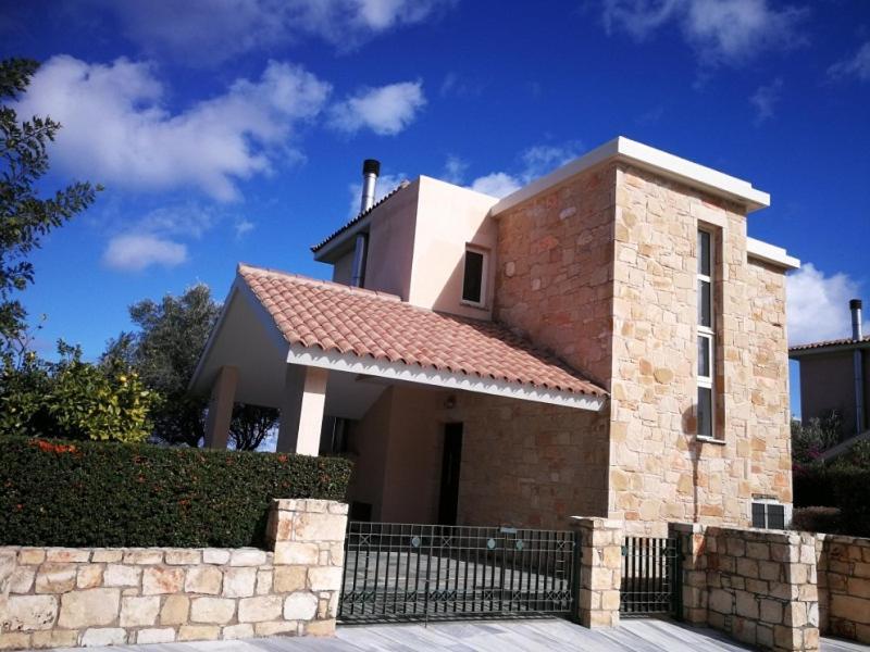 Amorosa Villas Polis ภายนอก รูปภาพ