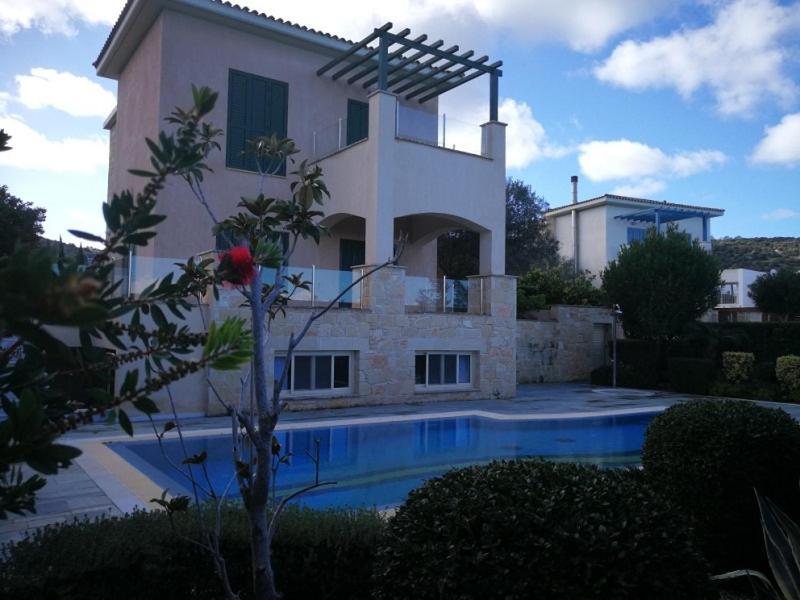 Amorosa Villas Polis ภายนอก รูปภาพ